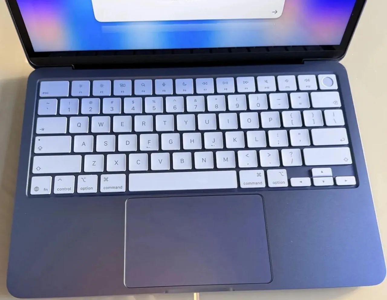 MacBook Neo 512 índigo  - Foto 2