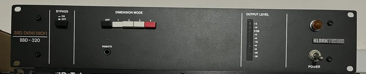 KLARKTEKNIK BBD-320完動品名機 アナログ3Dコーラス Klark Teknik Processador Exciter de montagem em rack (3ª dimensão 配信機器・PA機器・レコーディング機器