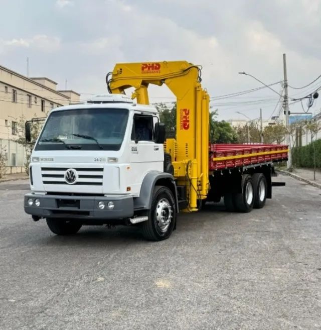 vw 24220 6x2 2008 munck 