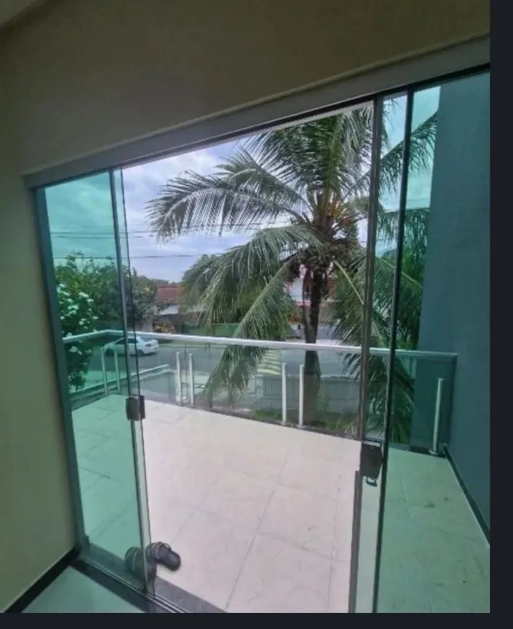 CASA DUPLEX COM 5 SUITES/03 VAGAS.
