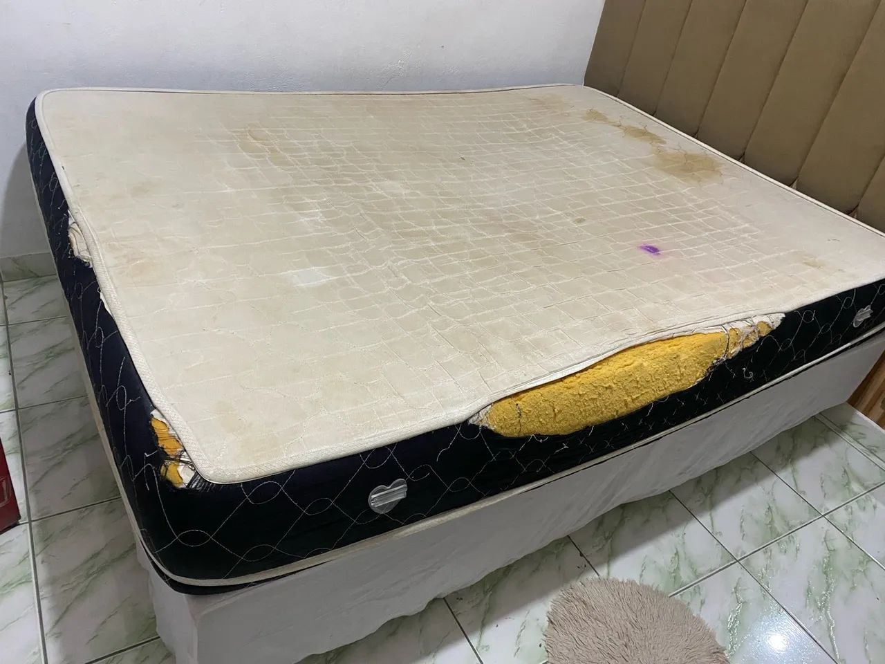 Cama casal  com base e colchão  - Foto 2