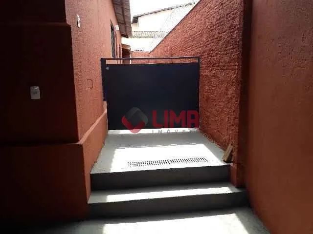 Excelente casa reformada com 01 dormitório, próximo à Av. Duque de Caxias - Foto 2