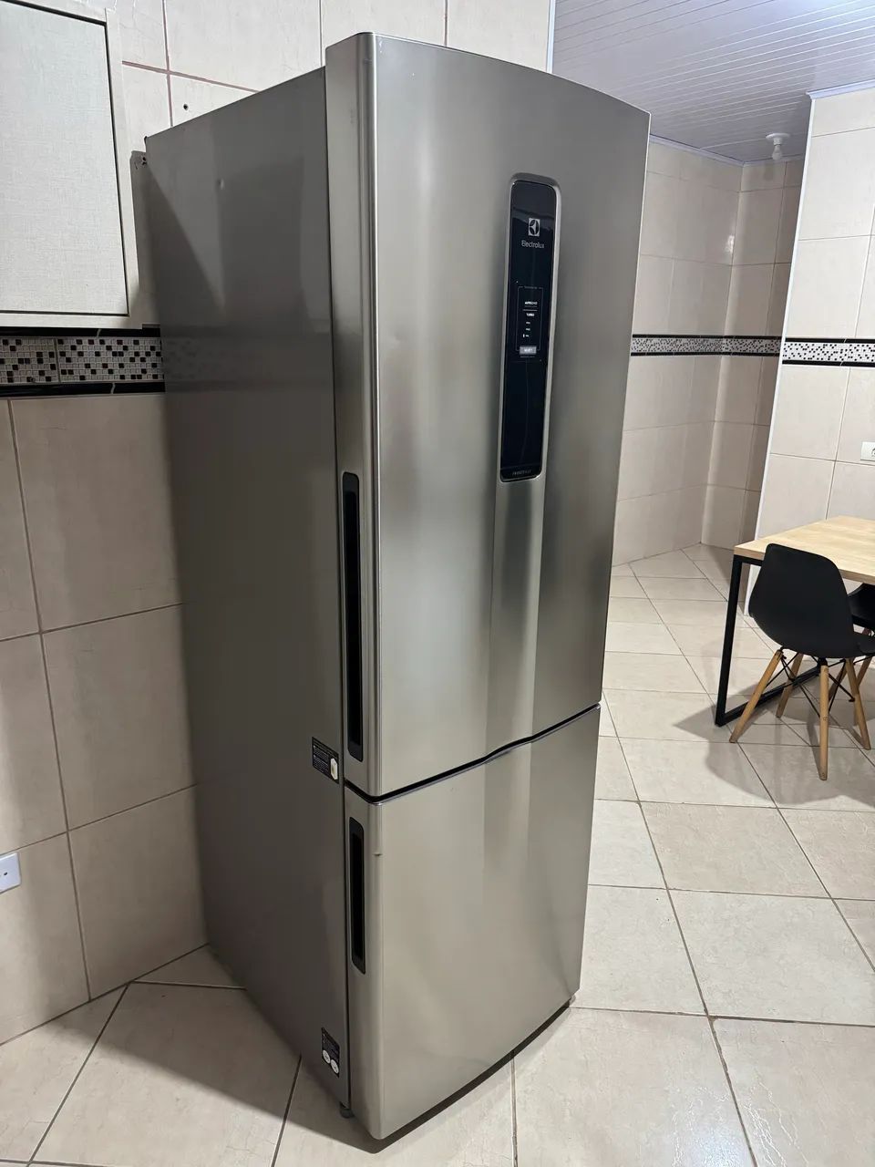 Geladeira Eletrolux Inverter 400L 