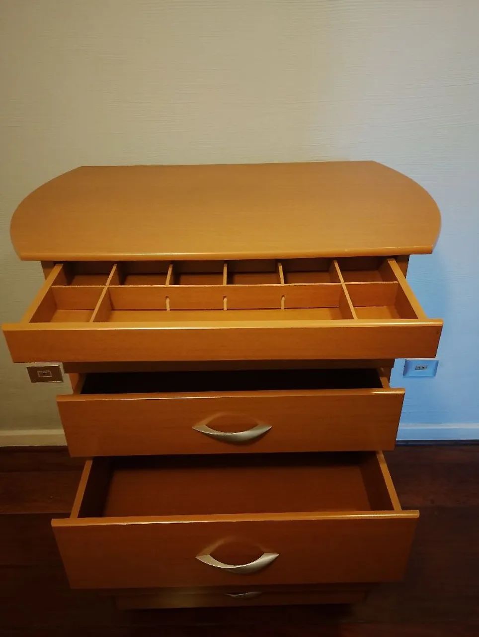 Cômoda Ótimo Estado com 5 gavetas e porta jóias  - Foto 3