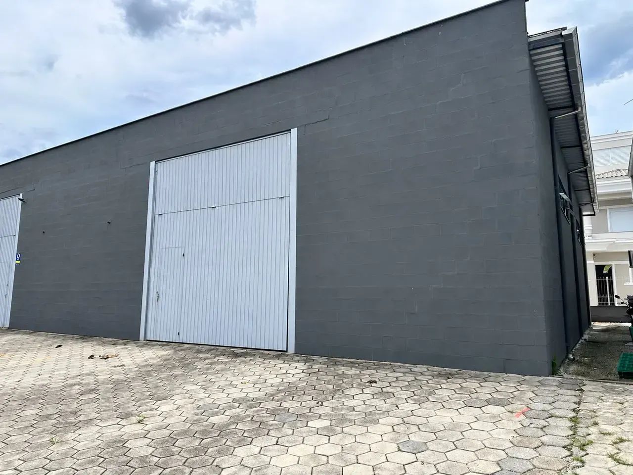 GALPÃO PARA LOCAÇÃO COM 200 M² - CENTRO DE ÁGUAS MORNAS/SC