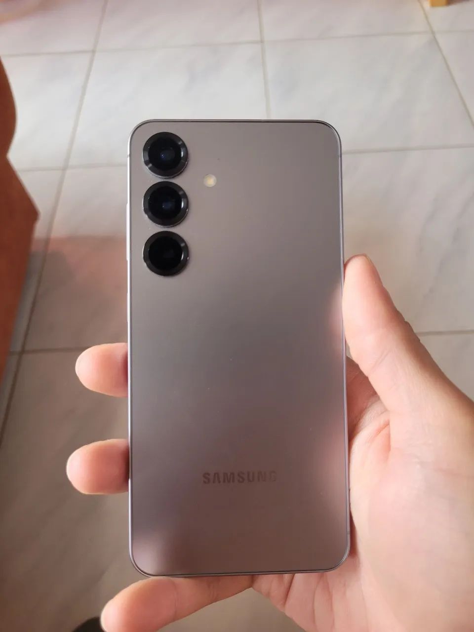 Galaxy S25 256GB 12GB Ram Cinza e 8 meses de uso - Foto 2