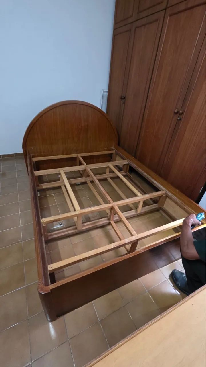 Cama Casal em Madeira de Lei Maciça - Excelente Estado