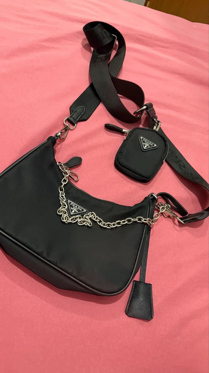 Bolsa em Re-Nylon Prada Re-Edition 2005
