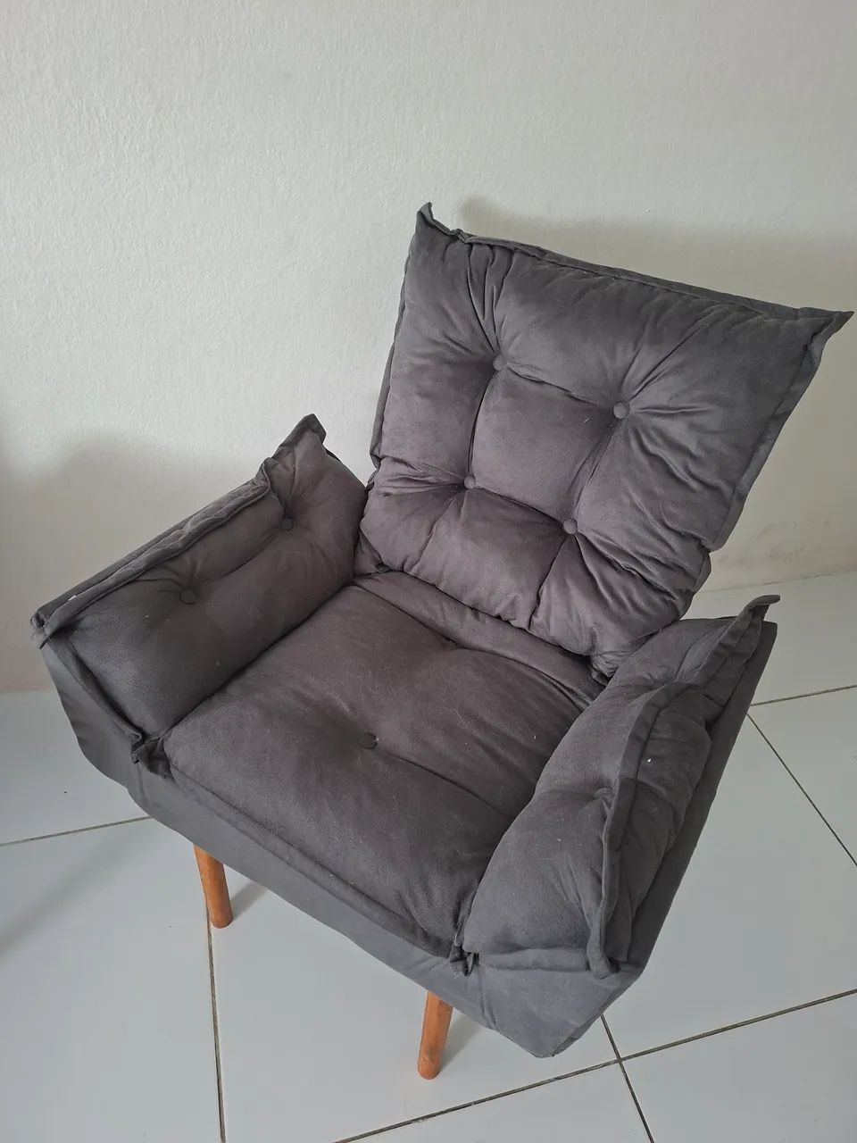 Vendo Namoradeira e poltrona super nova - Foto 2