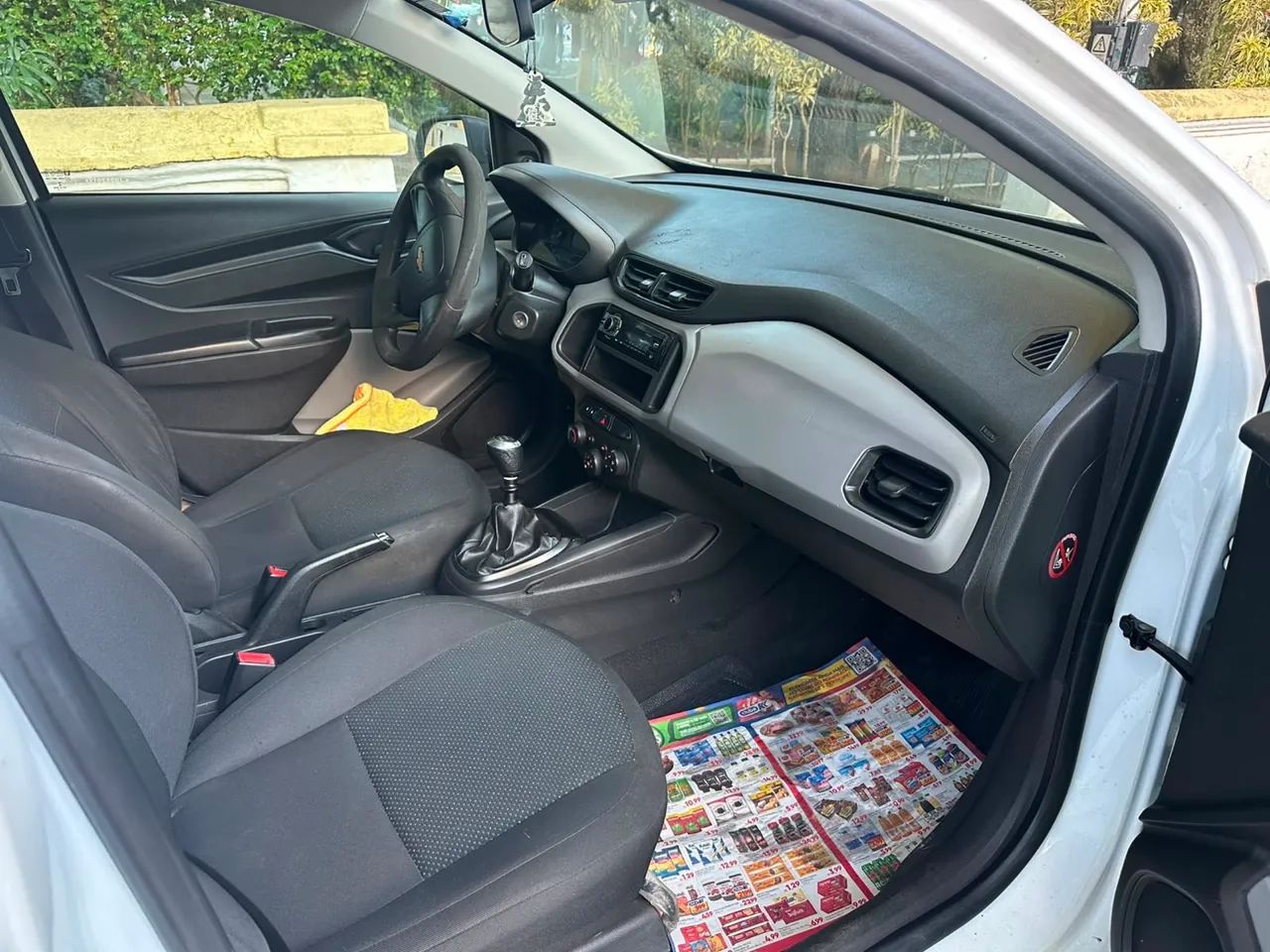 Chevrolet Onix JOY Hatch 1.0 8V Flex Mec. 4P 2018 - Foto 2