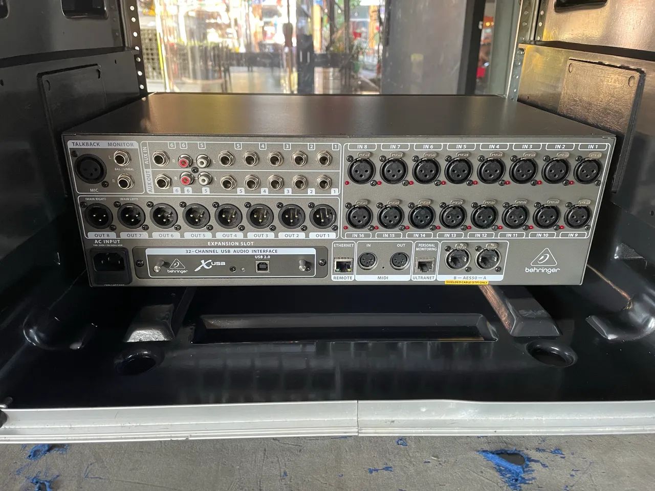 Behringer X32 RACK com case SKB - Foto 3