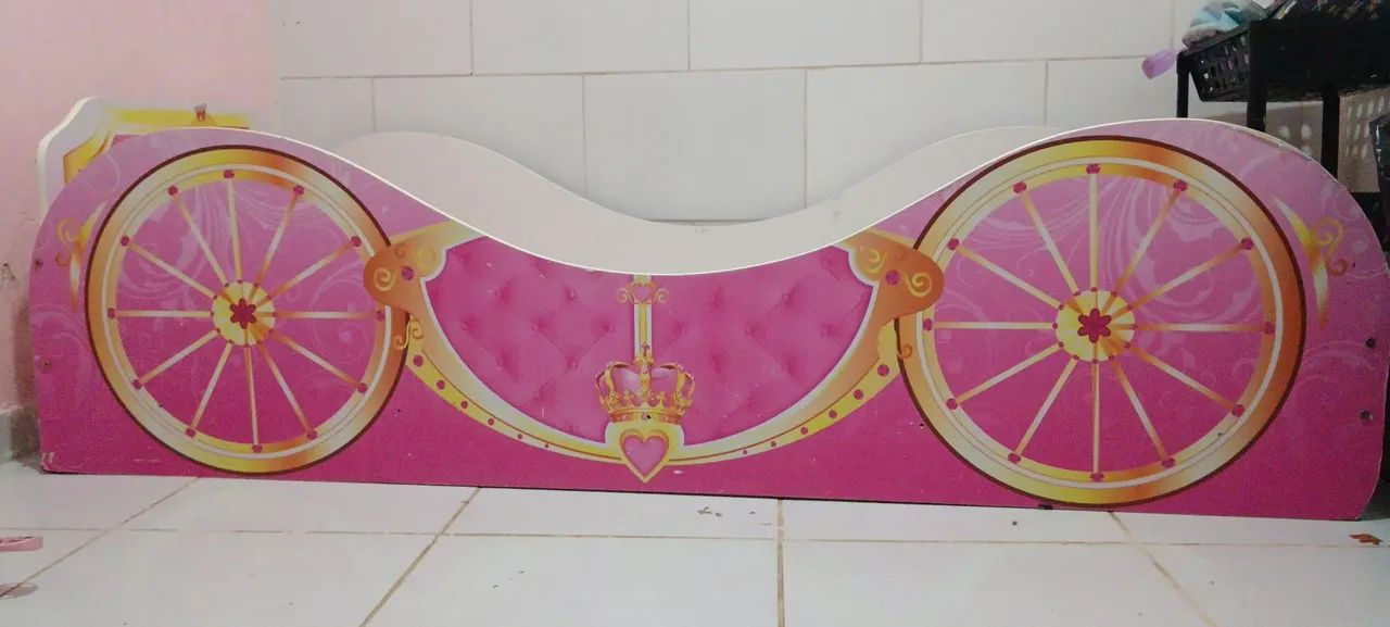 Carousel Bed469171919273994241