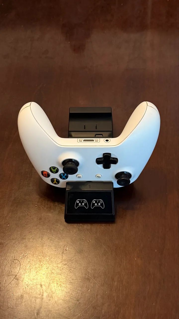 Xbox one S 1TB 2 controles  - Foto 2