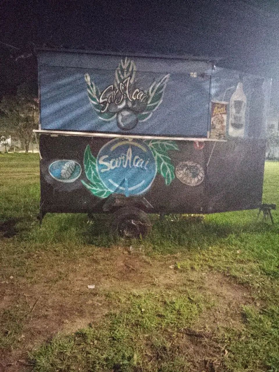 Vendo treille no valor de 6 mil   