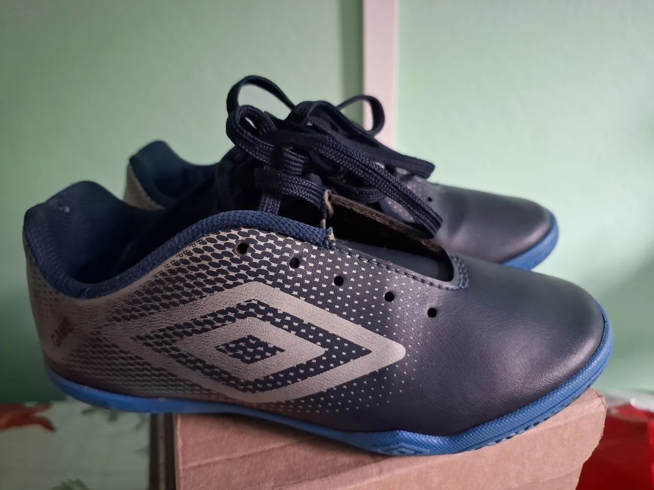 Chuteira umbro tam. 34