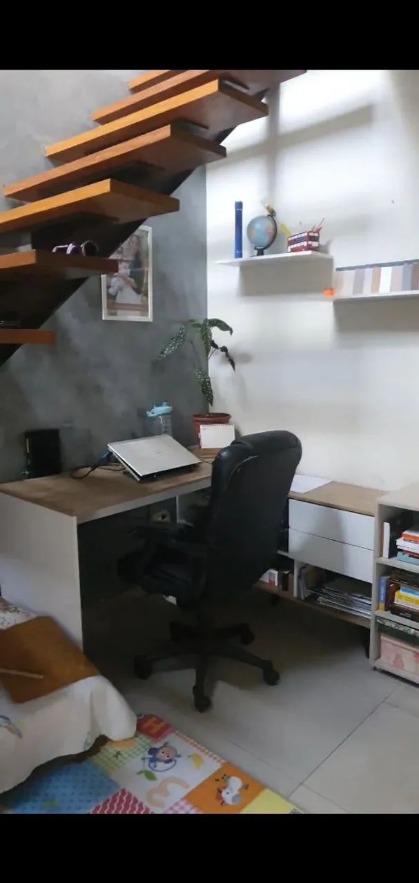 Mesa escritório com nichos e gavetas - Foto 2