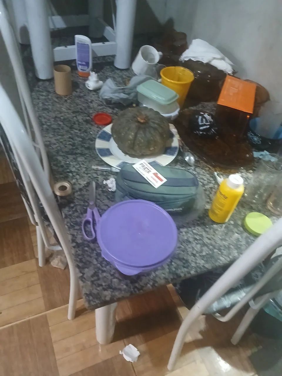 MESA DE SALA PEDRA PARECIDA COM MARMORE - Foto 2
