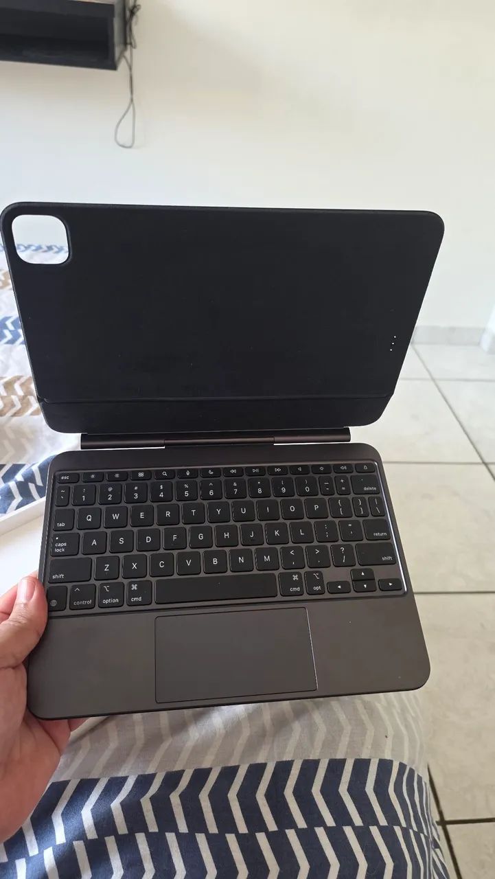 Capa teclado original Apple iPad M4/M5 11" - Foto 4