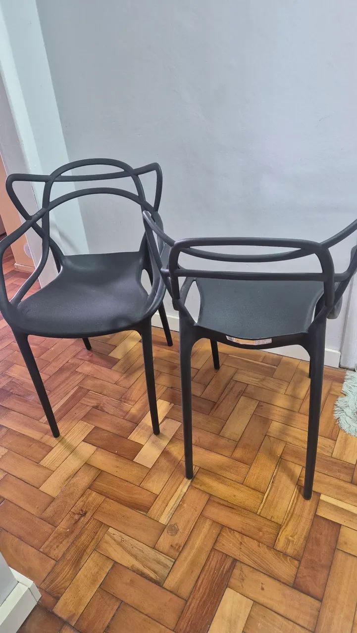  Cadeiras novas - modernas e resistentes<br>