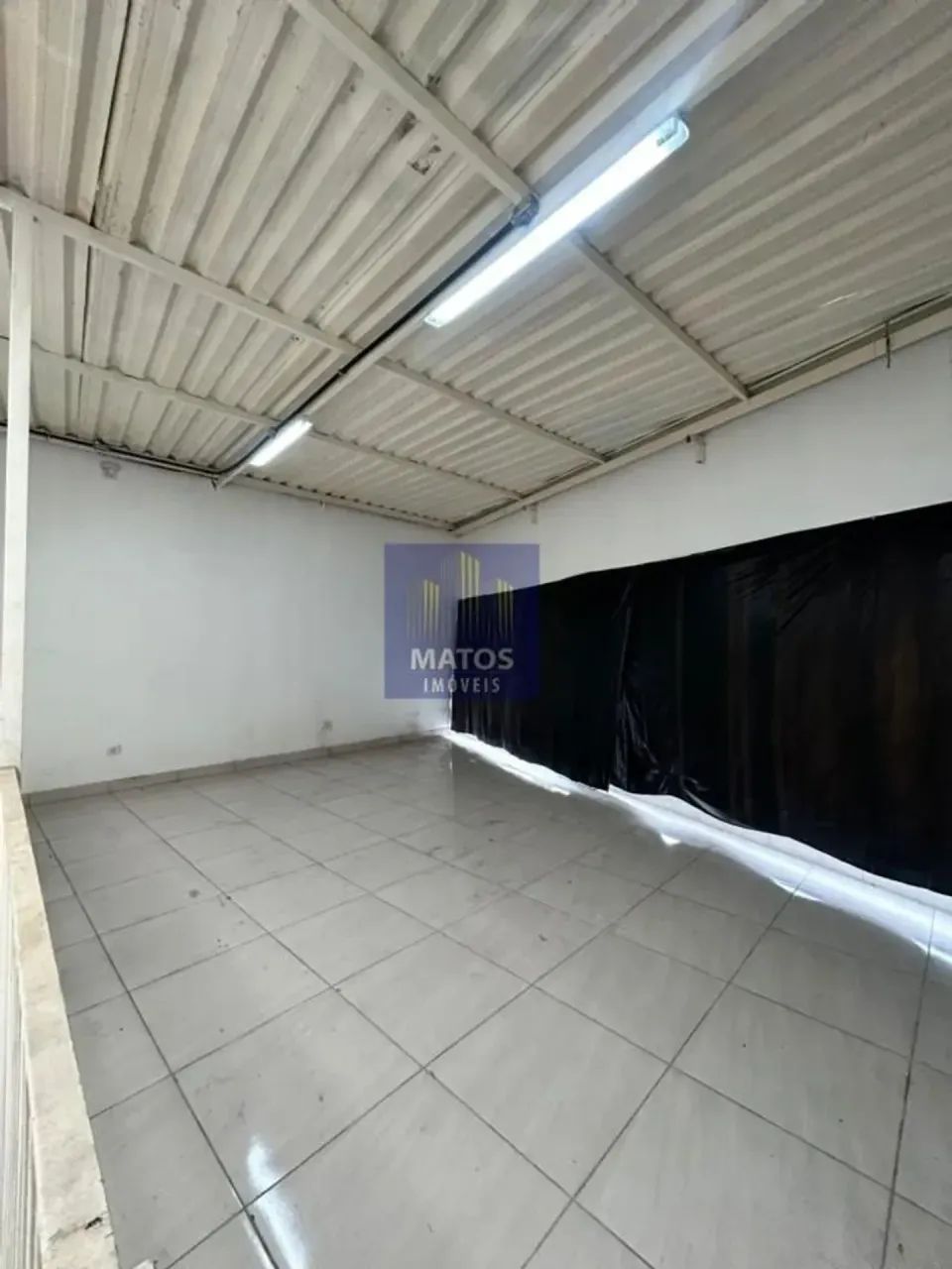 Salão Comercial Com Ótima Localização 350m² aproximadamente - Foto 3