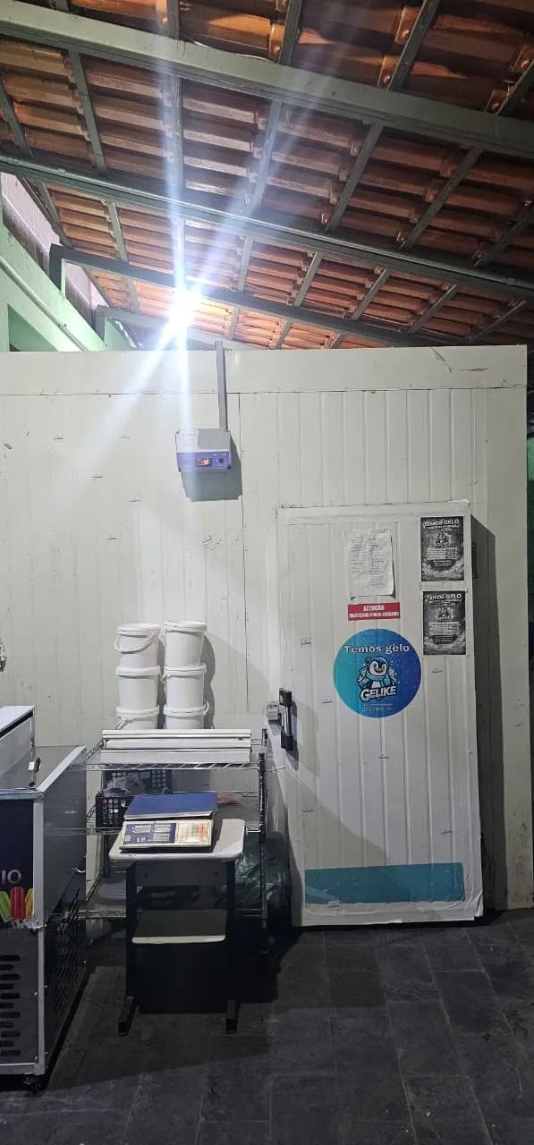 Camara Fria para congelado  aceito troca