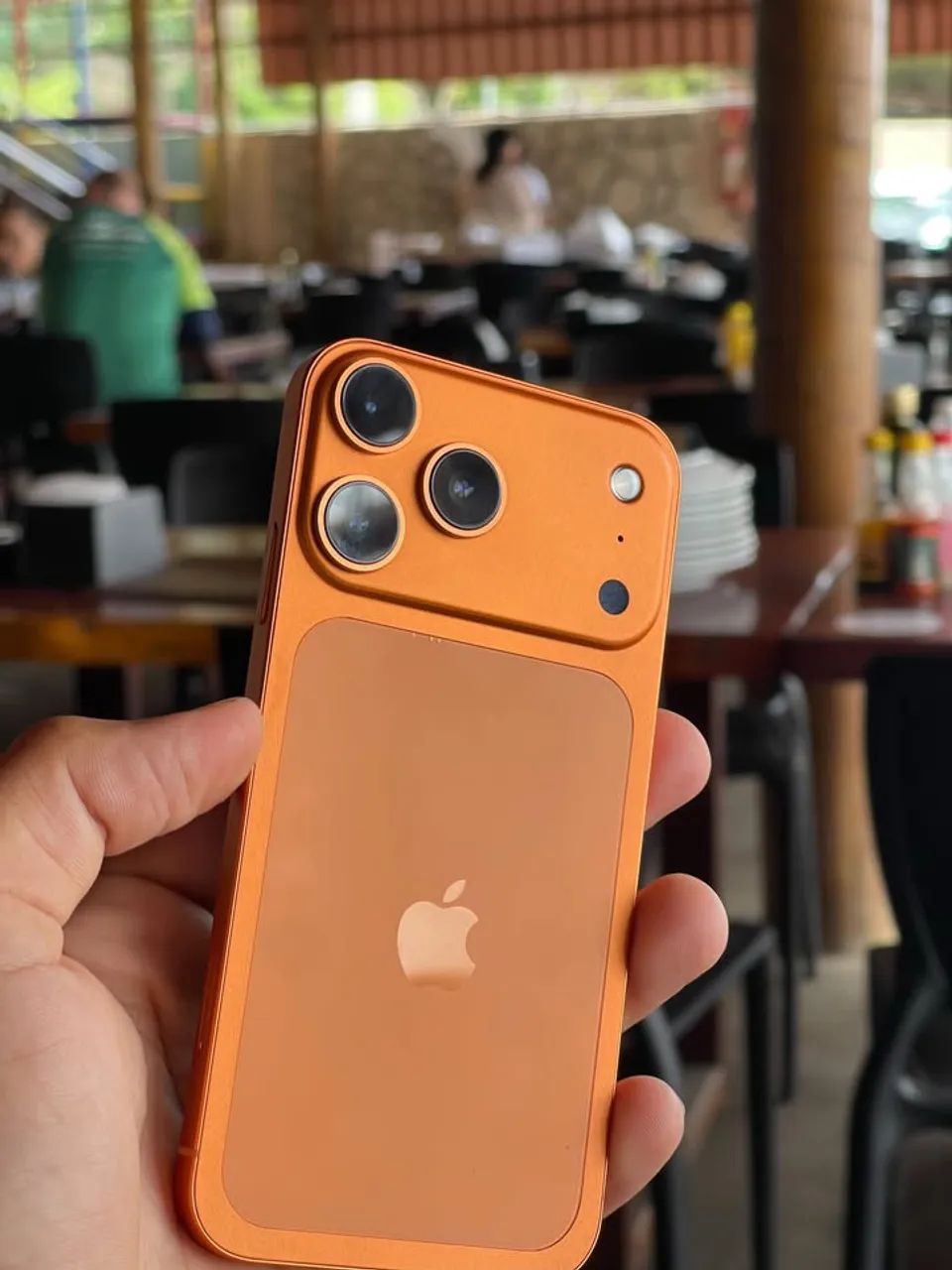 Iphone xr na carcassa do 17 pro. Face id off - Celulares e