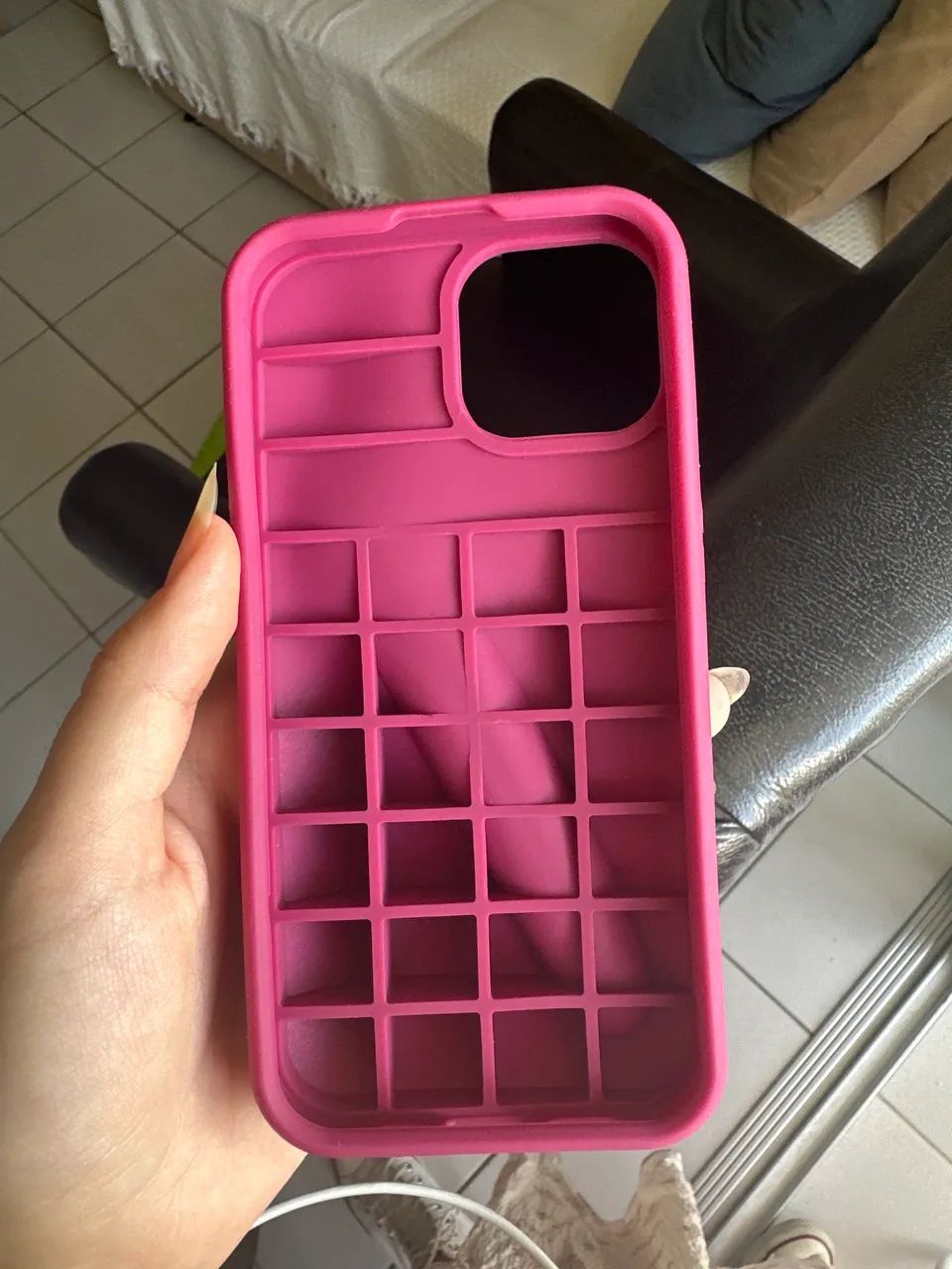 Capinha iPhone 13, 14 e 15 (cabe nos três modelos) - Foto 2