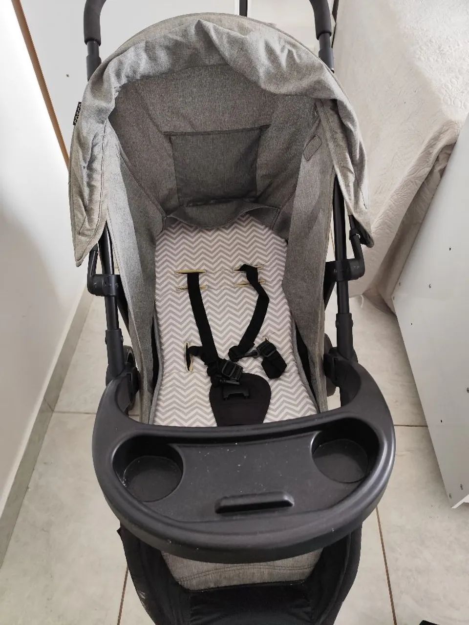 Carrinho com bebê conforto cosco - Foto 4