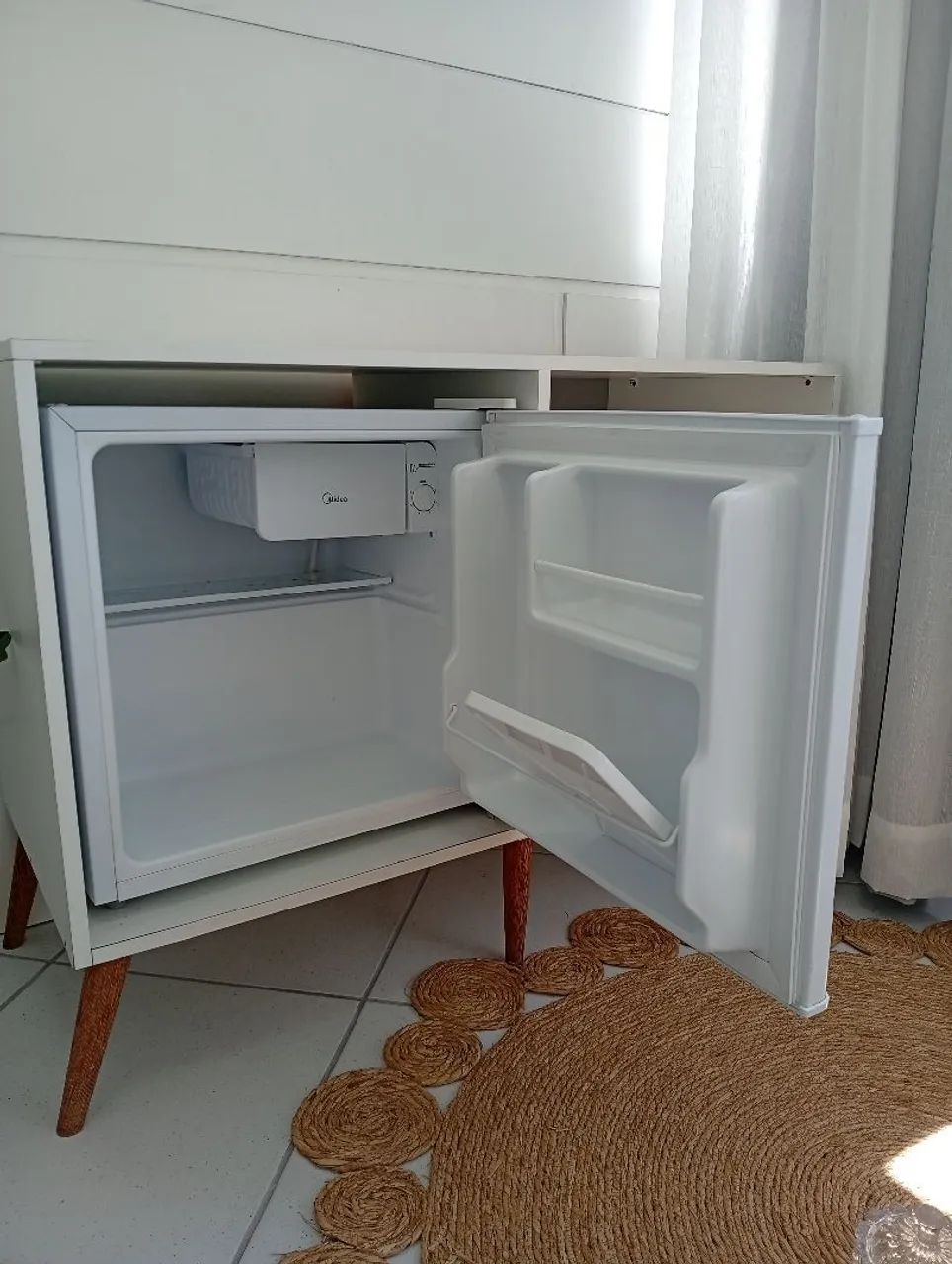 Balcão com frigobar 