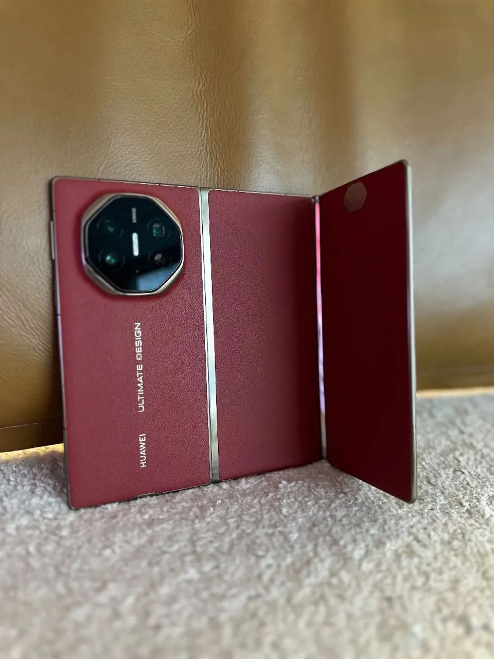 Celular: HUAWEI Mate XT Ultimate Design - 1TB / 16GB RAM