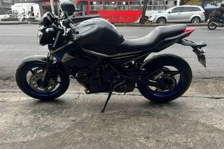 YAMAHA XJ6 N  - Foto 3