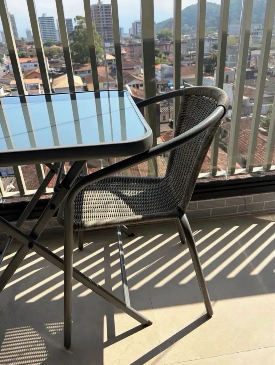 Conjunto de Mesa e Cadeiras  - Foto 3