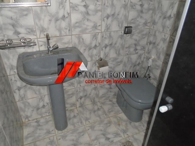 Casa de lote inteiro com quintal no melhor local do bairro Santa Helena - Foto 14