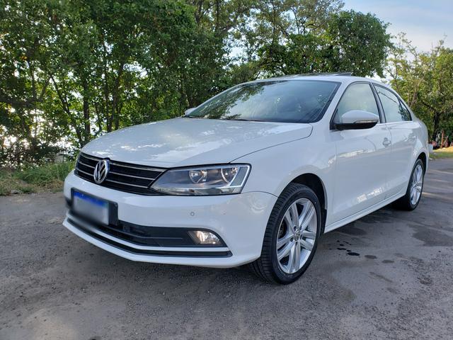 VW Volkswagen JETTA Highline TSI 2.0 211 cavalos branco 2015