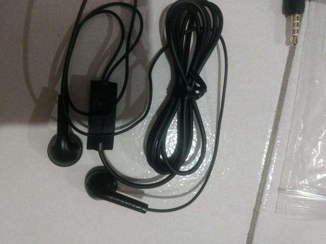 Fone de ouvido Samsung Novo