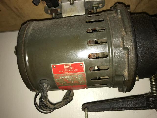 Máquina Singer industrial de Costura e Bordados - Foto 6