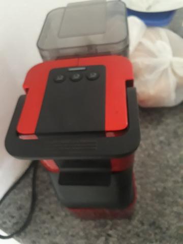 Vende se cafeteira 3 corações semi nova usada poucas vezes