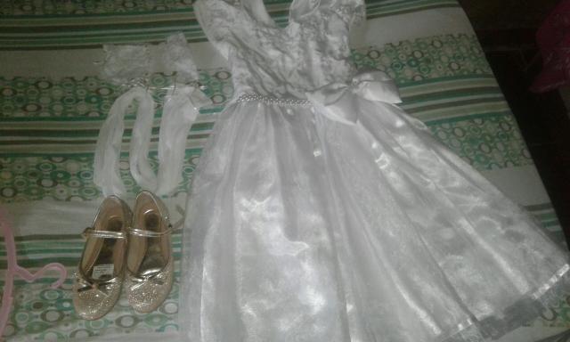 Vestido branco para formatura sapato numero 31/32 e meiao branco com luva