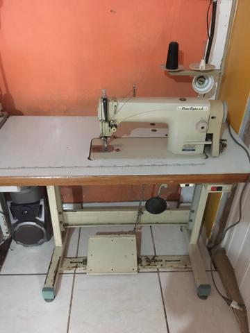 Máquina de costura reta industrial