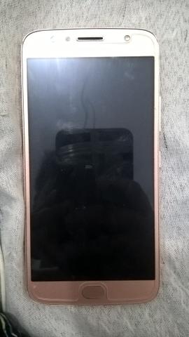 Moto G5s plus com 1 mês de compra e sem nenhuma marca de uso