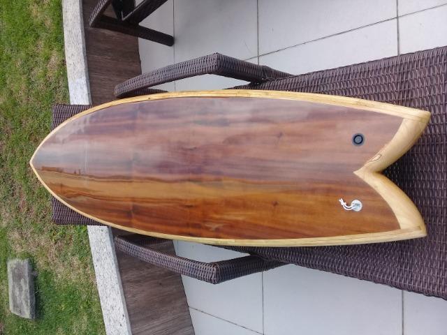 Prancha fish 5'6 biquilha de madeira - Foto 4