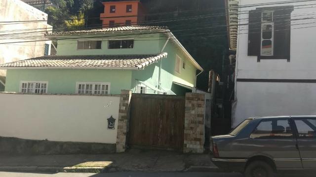 Vende-se ótima casa próxima ao Centro - Petrópolis