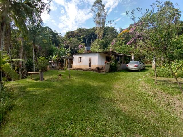Sitio com 20.000 m²,bela casa,imenso lago e espaço para criações - Foto 11