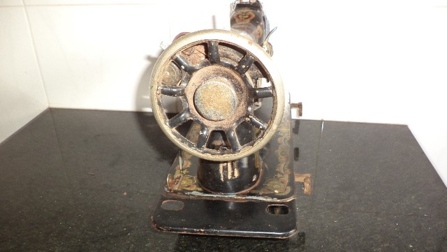 Maquina de costura antiga Velox enfeite - Foto 3