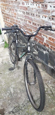 Bicicleta aro 26 com 18 marchas - Foto 3
