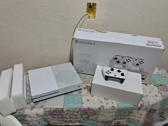 Microsoft Xbox One S 1TB Standard cor branco