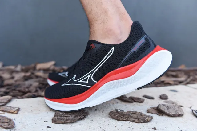 Olhai a qualidade desse tênis da Mizuno no precinho top