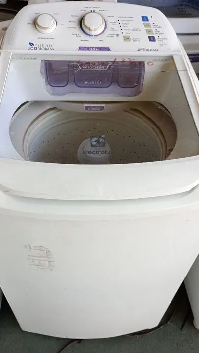 ELETROLUX 8,5 KILOS 220 VOLTS