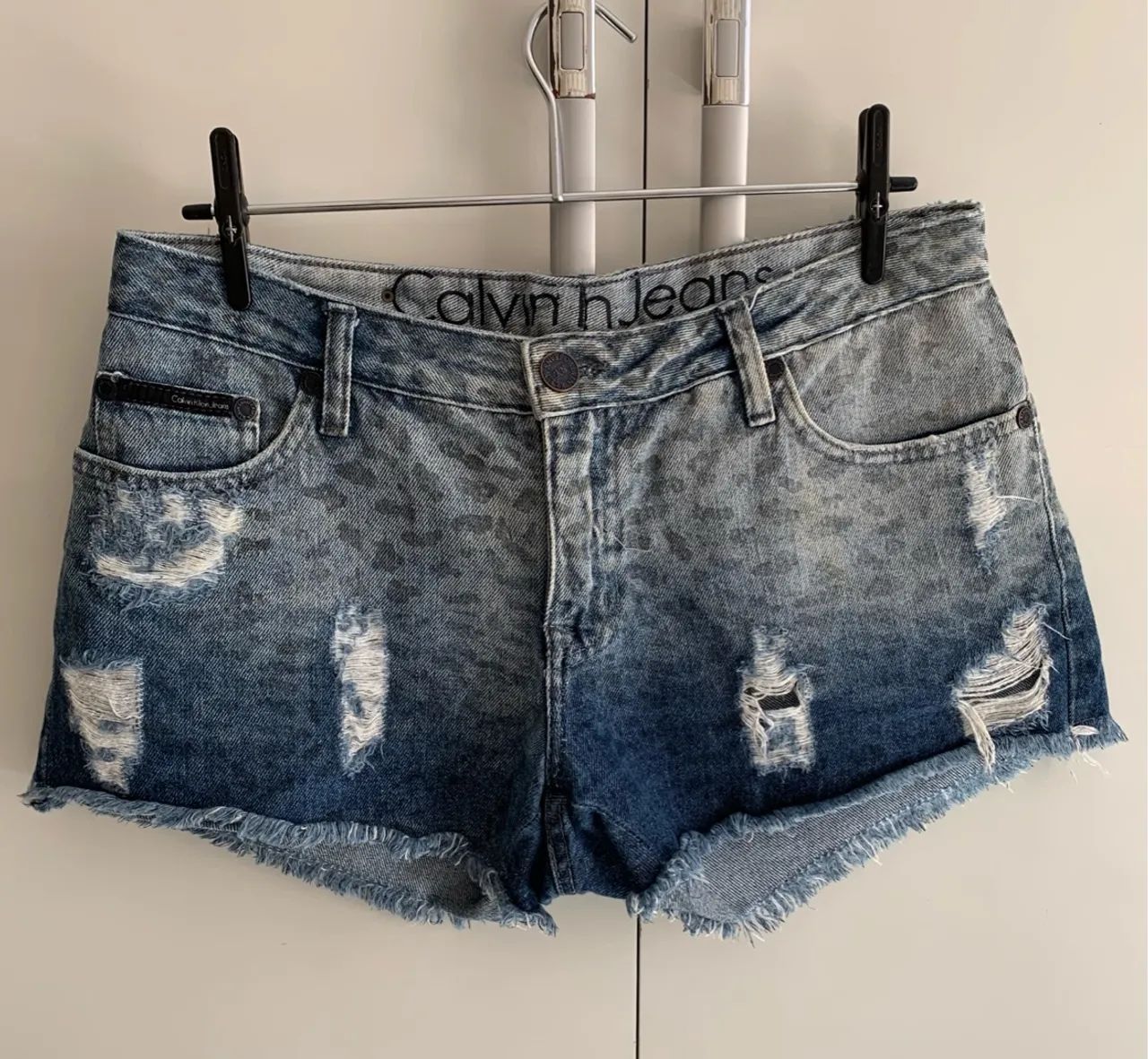 SHORT JEANS CALVIN KLEIN (TAM: 40)