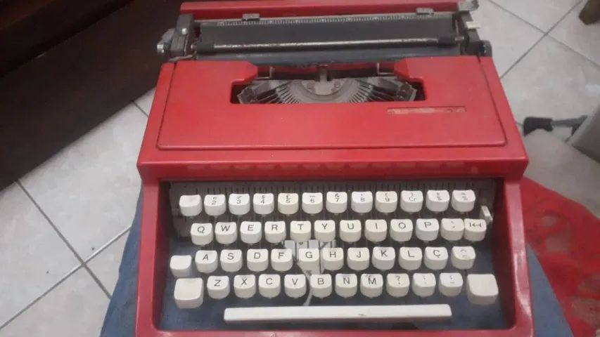 maquina de escrever antiga Olivetti - made in Mexico